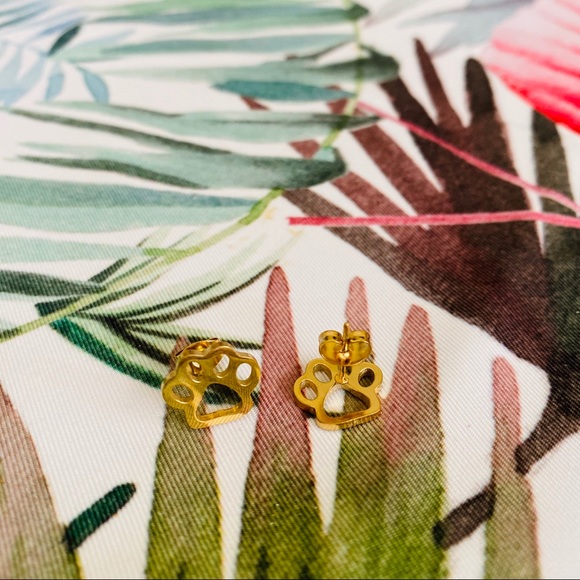 3/$30 NEW! Gold Stainless Steel Paw Ear Studs - Picture 3 of 4